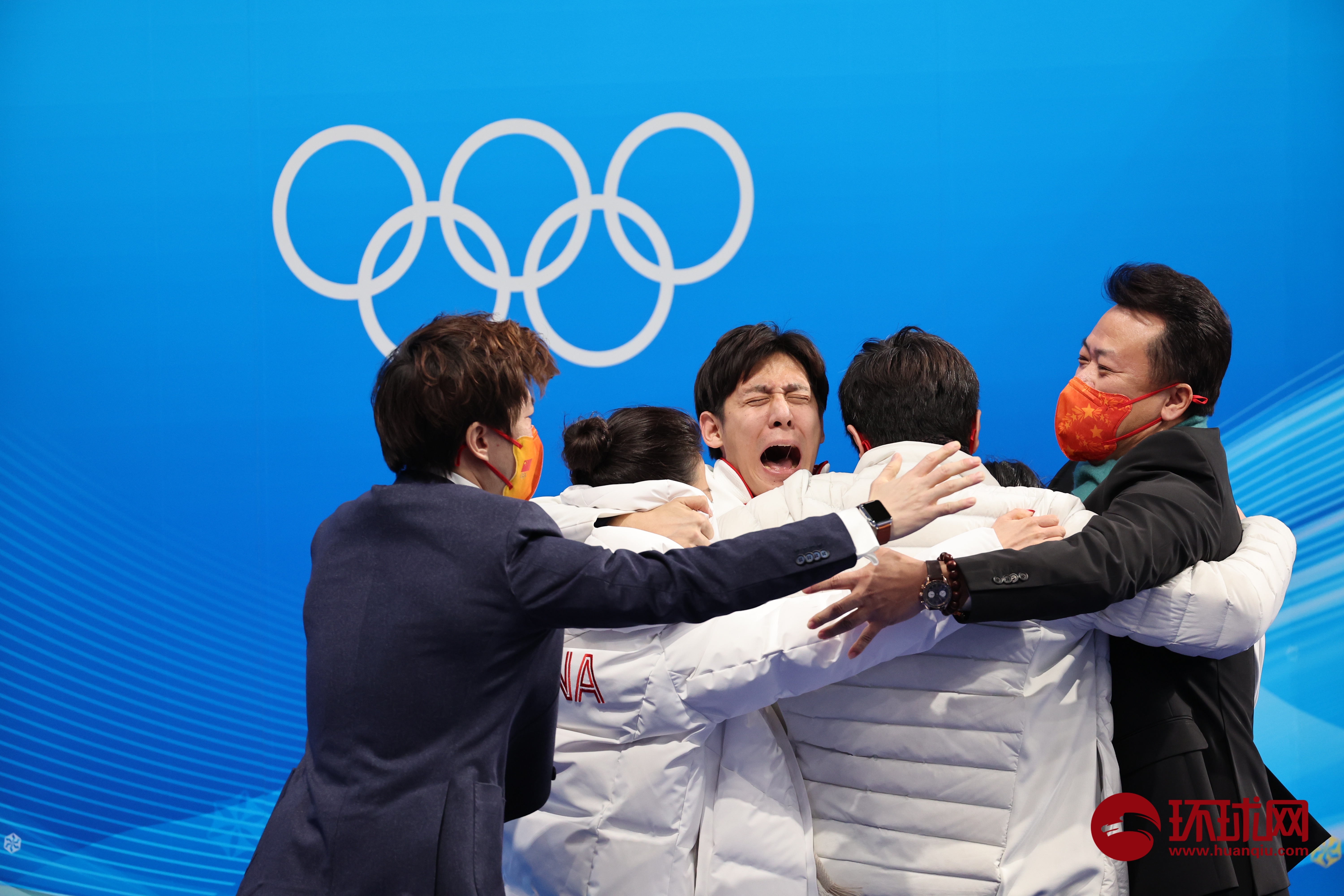  TheShy回归赛场，比分优势明显首场状态亮眼，热火观众沸腾！