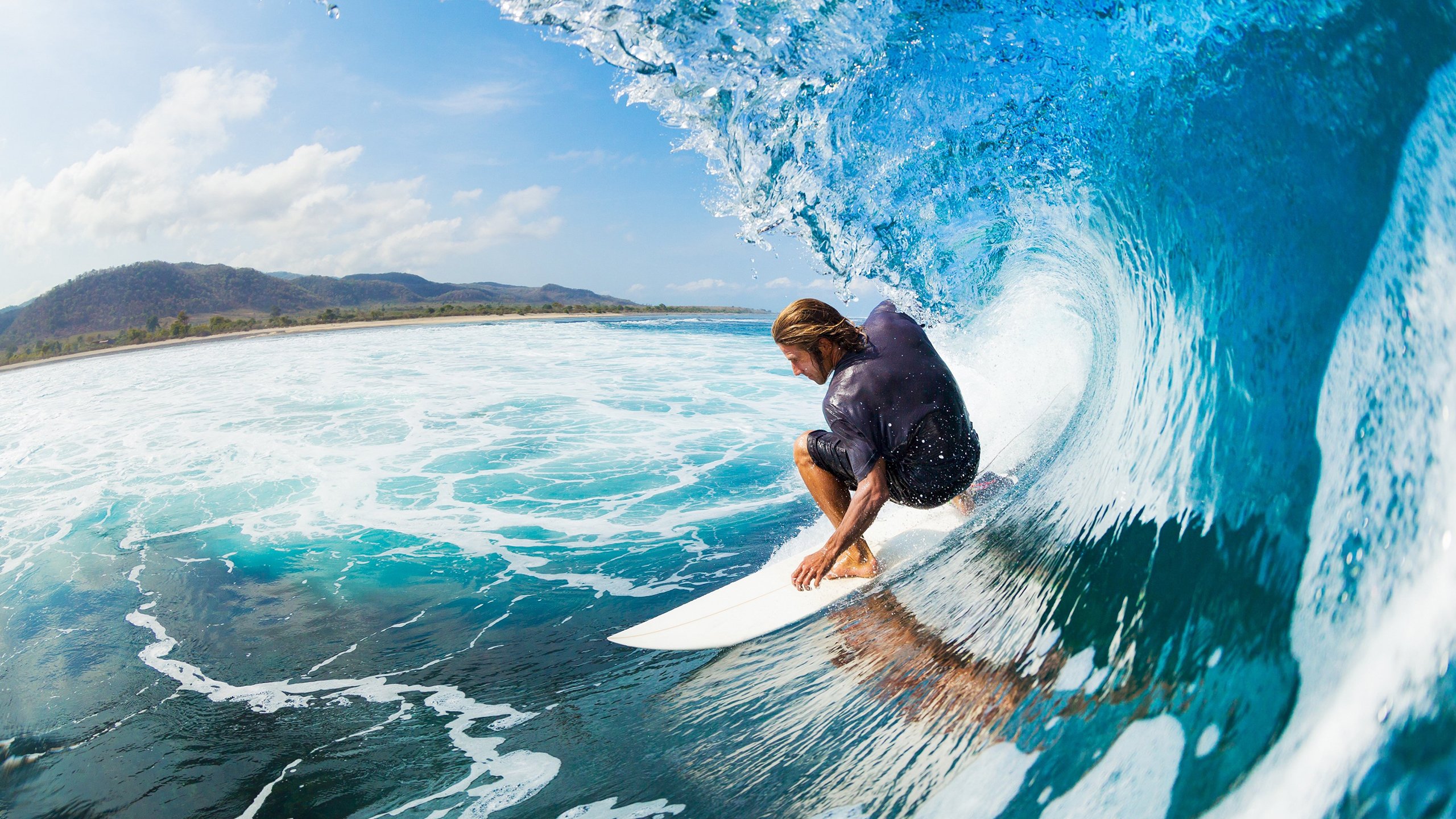 欧联杯四强战激情夜！奥斯梅恩里突外投，纽约尼克斯险胜拜仁慕尼黑